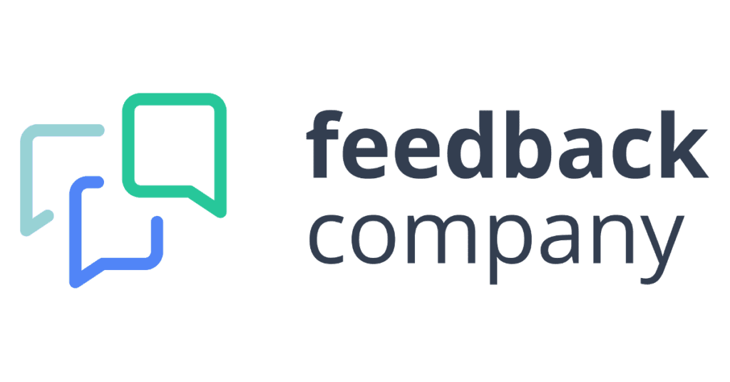 Logo van Feedback Company met twee overlappende tekstballonnen, één groen en één blauw, links van de tekst feedback company in kleine zwarte letters, wat doet denken aan gezamenlijke discussies zoals die voorkomen in Omscholing-programmas.